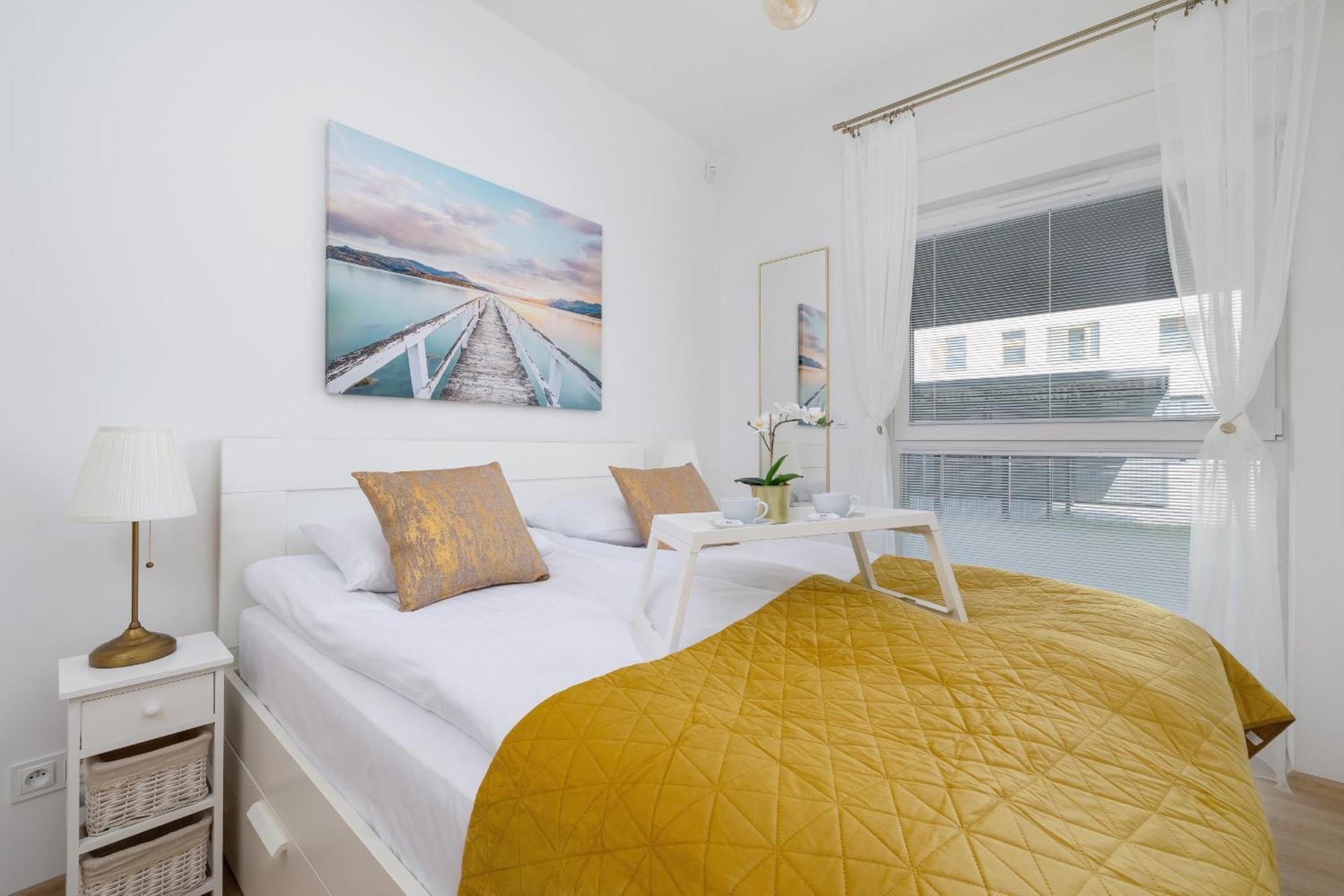 Luxury Two Bedroom Apartment With Terrace And Parking By Renters Prestige Katowice Exterior photo